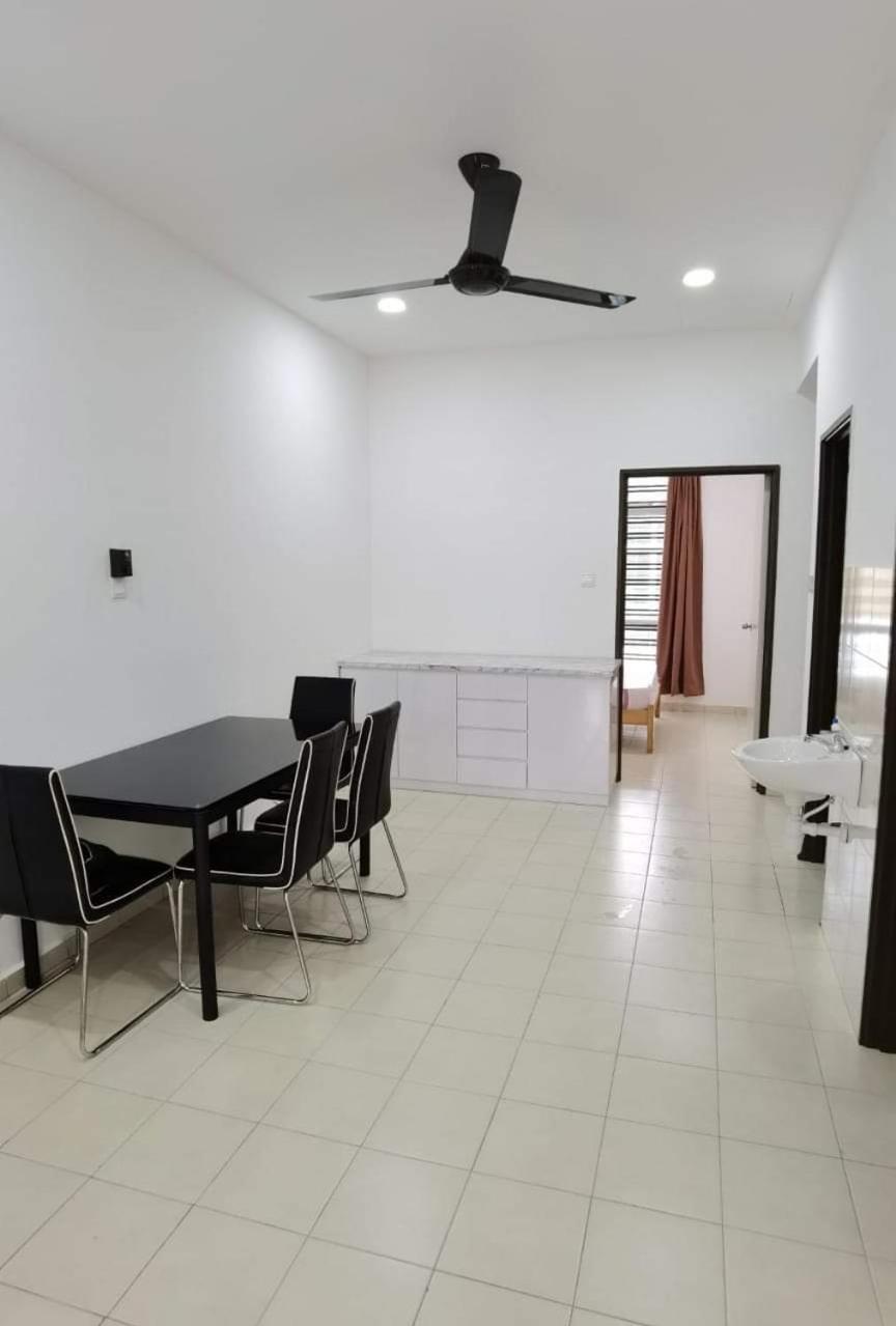Infinity Homestay Bandar Cemerlang Ulu Tiram Buitenkant foto